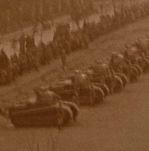Parada czołgów francuskich w Bytomiu, kwiecień 1921. Fragment