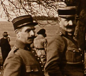 Żyrowa, marzec 1922. Francuscy oficerowie na meczu piłki nożnej